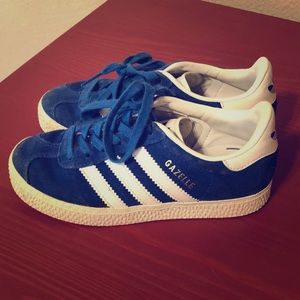 Boys size 11 Adidas Gazelle Shoe
